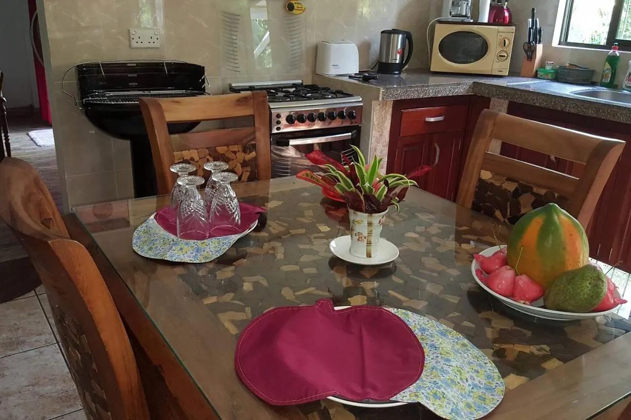 Gigi'S Self Catering Apartment Port Glaud 0*,  Seychelles