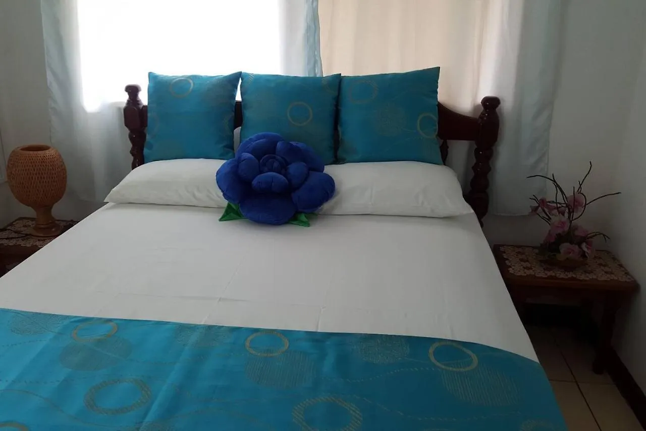 Gigi'S Self Catering Apartment Port Glaud