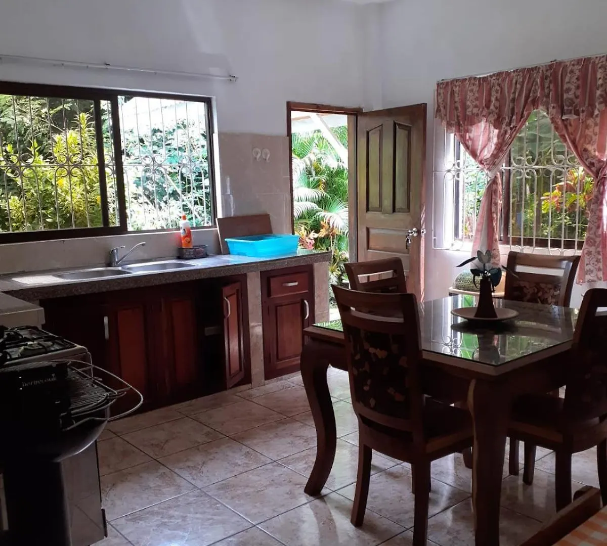 Gigi'S Self Catering Apartment Port Glaud
