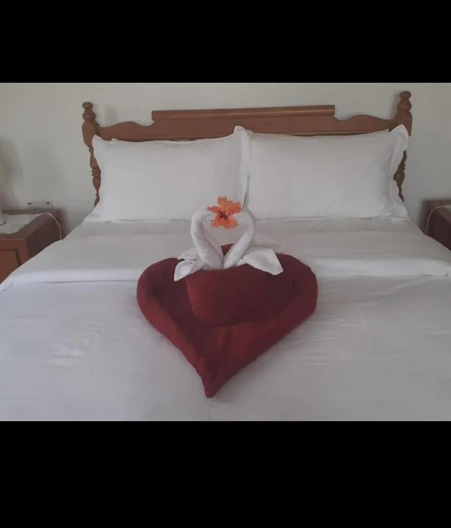 Gigi'S Self Catering Apartment Port Glaud