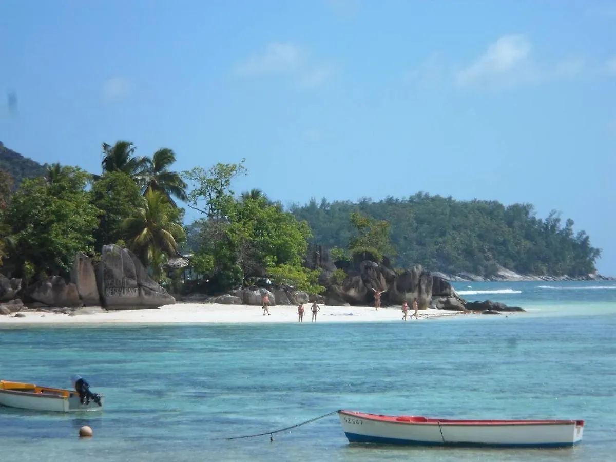 Gigi'S Self Catering Apartment Port Glaud